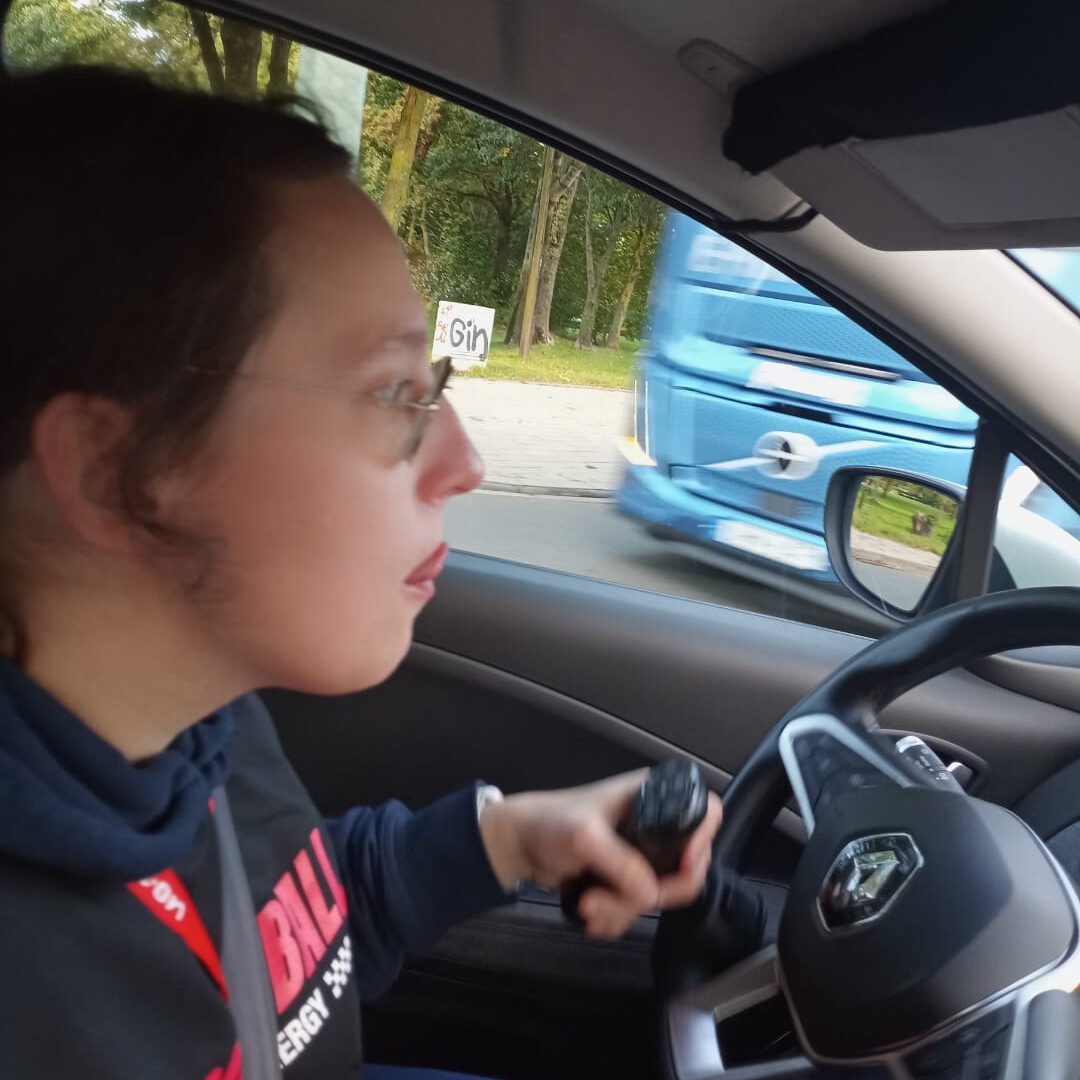 81128948-4d2a-44f7-beb2-5a0fe34549d9